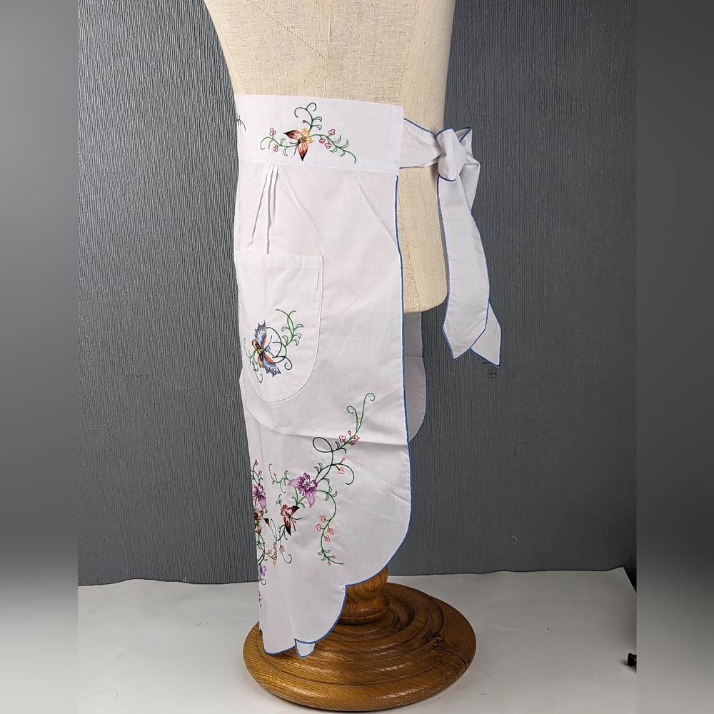 Butterfly Embroidered Cotton Linen Half Apron White Butterflies - Picture 2 of 6